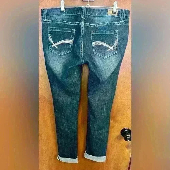 Reign Women’s Jeans - Picture 2 of 5